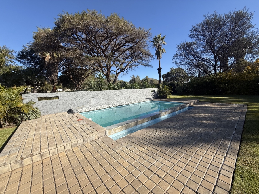 5 Bedroom Property for Sale in The Islands Estates North West